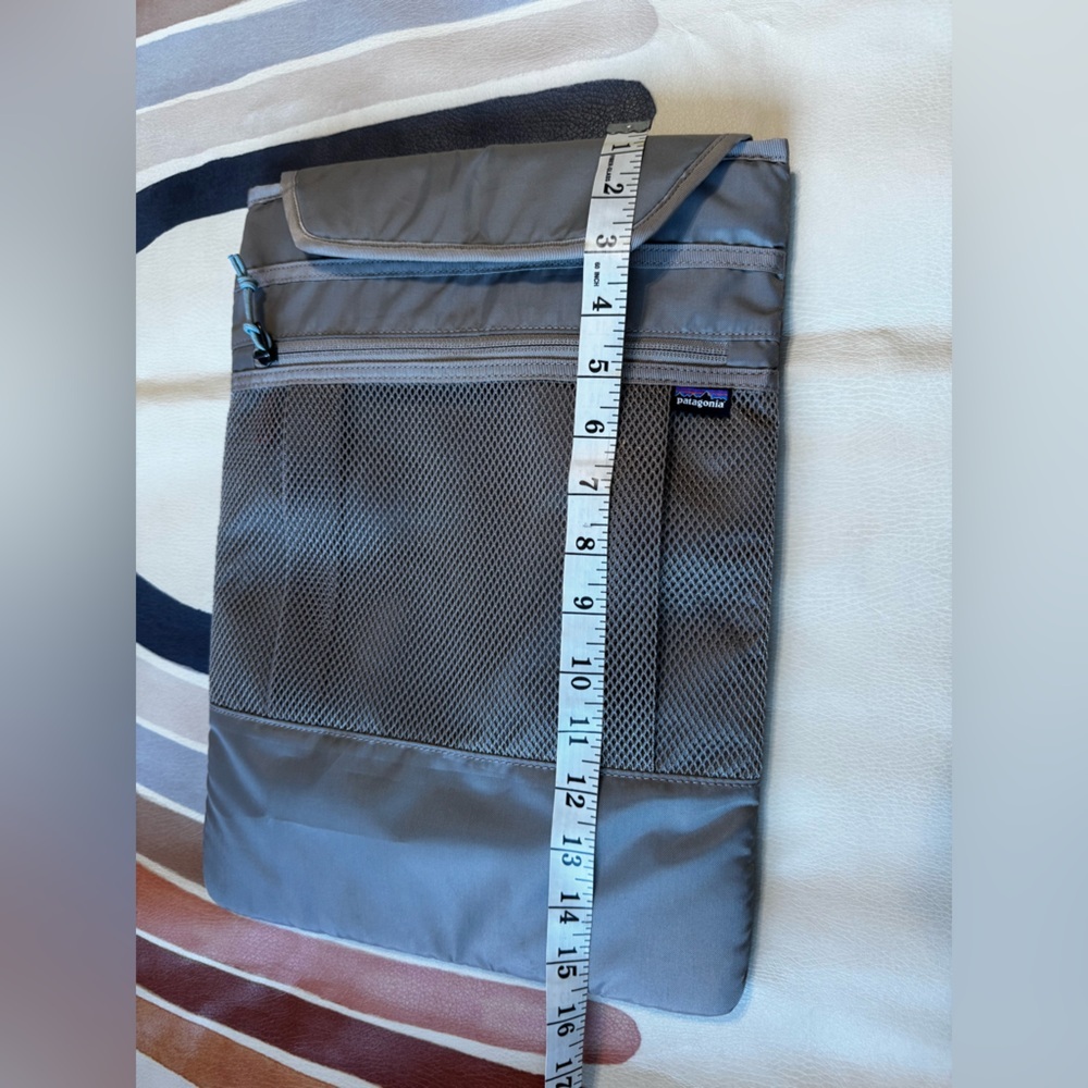 Patagonia Gray Padded Organizer Pouch Tech Sleeve Laptop Tablet Pouch - Picture 5 of 6